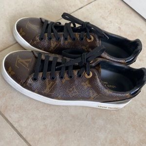 Louis Vuitton Front septa Sneakers